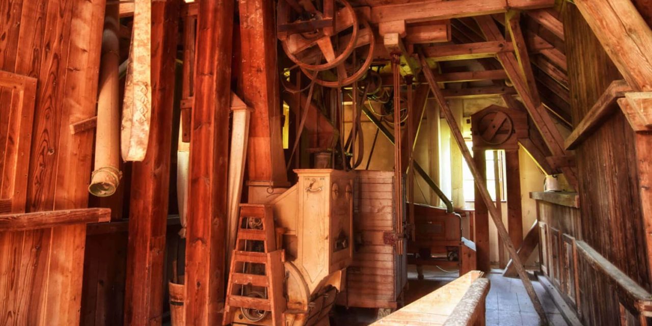 Traditionelles Handwerk im Tal der sieben Mühlen