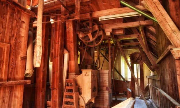 Traditionelles Handwerk im Tal der sieben Mühlen