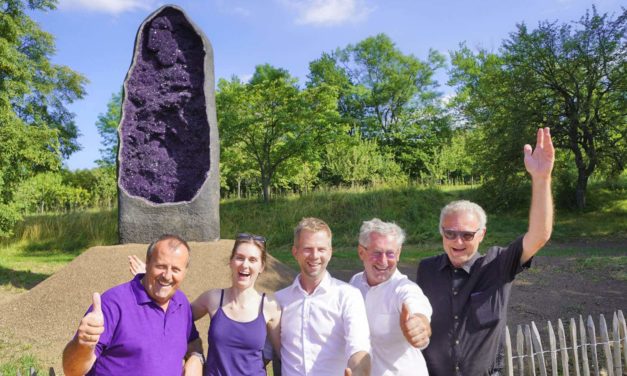 Riesen-Amethyst im Kristallgarten Guntrams
