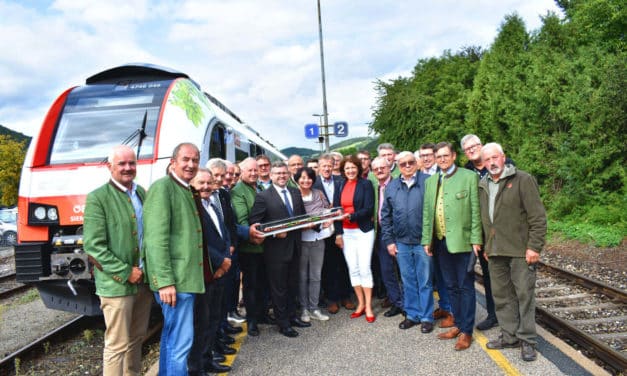 Klimaschutz: 14 Tonnen Akkus am Dach