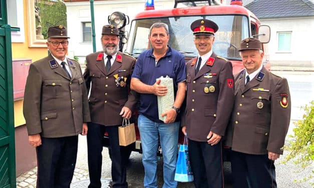 Ehrenkommandant feierte den 65er