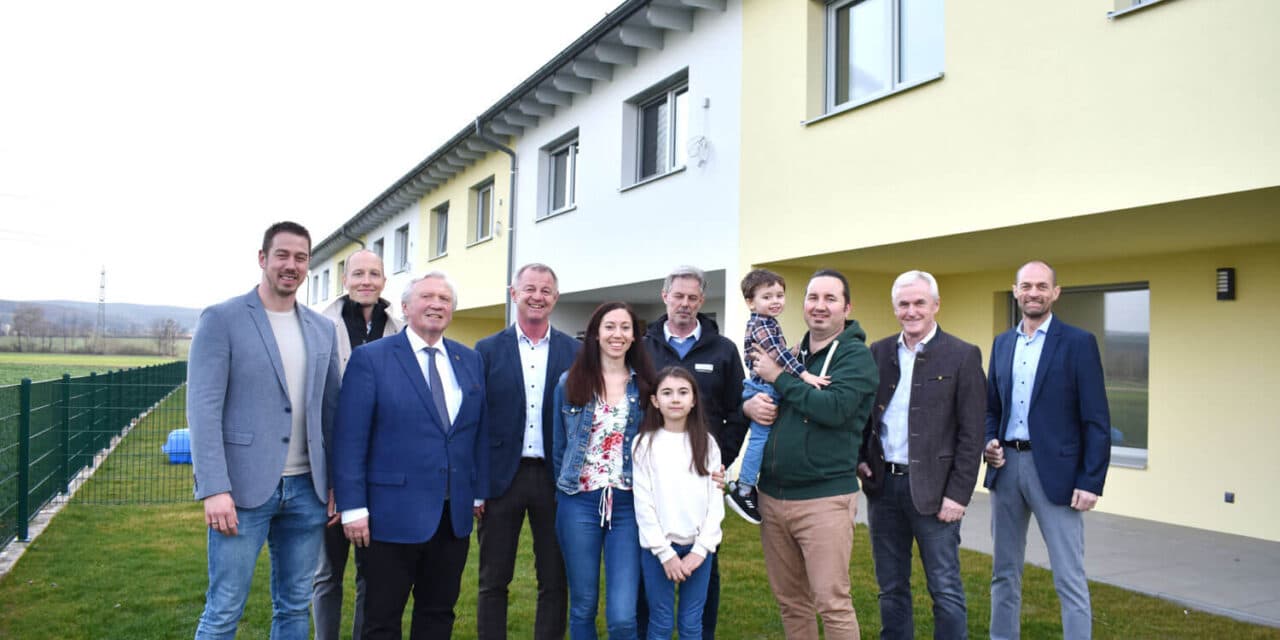 Schlüsselübergabe: Neues Wohnen für Neunkirchen