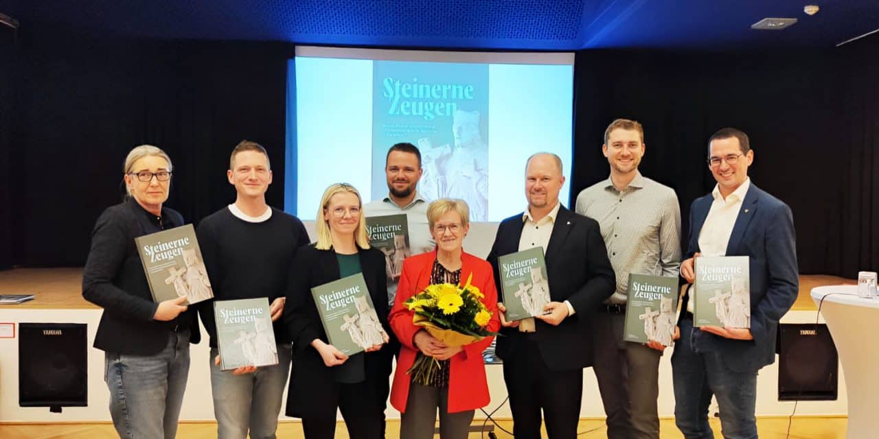 Präsentation: „Steinerne Zeugen“ auf Papier