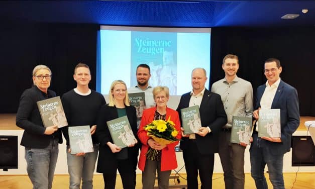 Präsentation: „Steinerne Zeugen“ auf Papier
