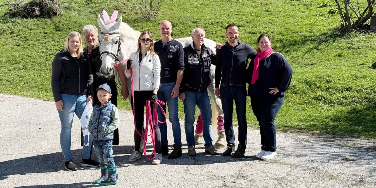 Pferde als Osterhasen und 1.000 Ostereier