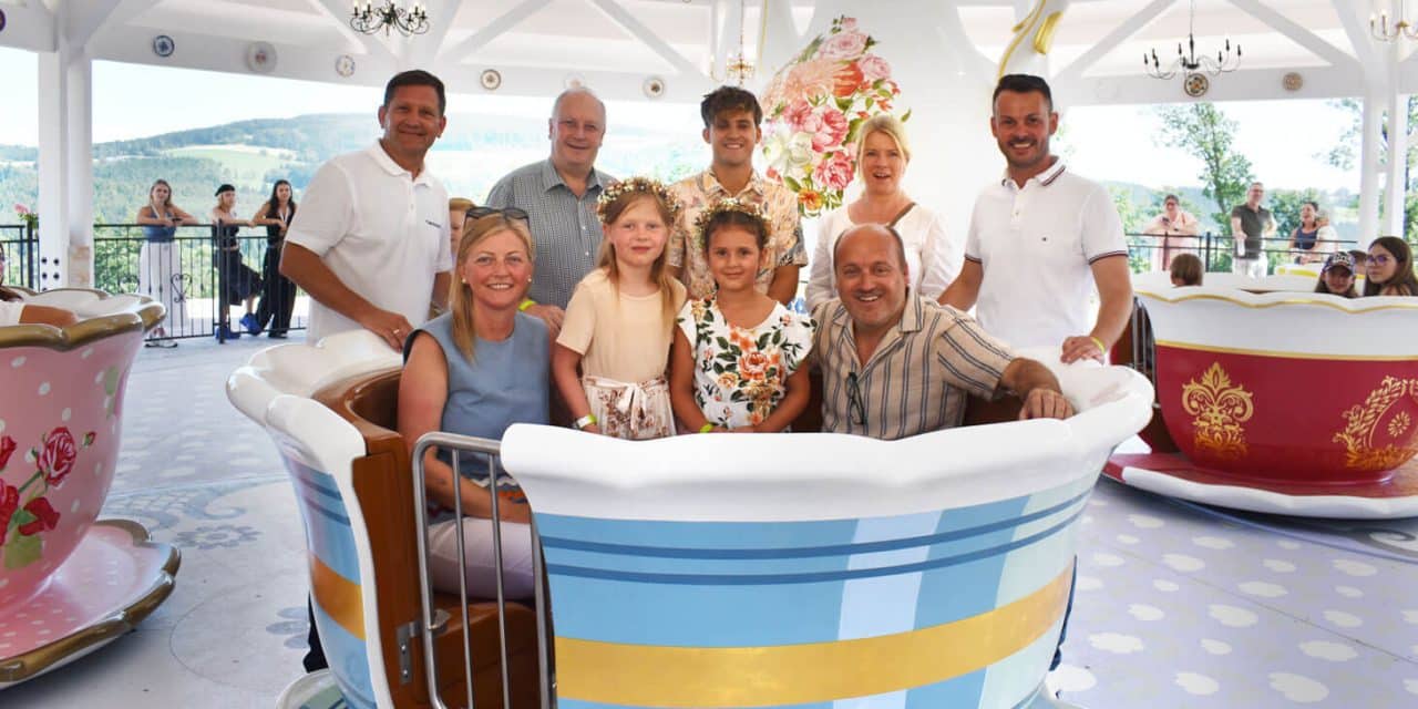 Eis Greissler-Eröffnung im Dreivierteltakt