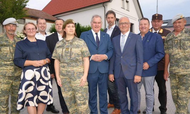 Feierliche Angelobung von 49 Soldaten in Wiesmath