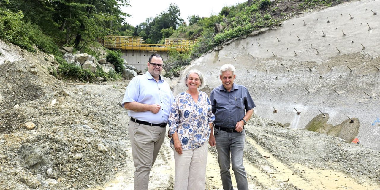 Arbeiten am Hochwasserschutz