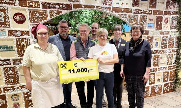 Oldtimer: 11.000 Euro für Verein Lebenslicht