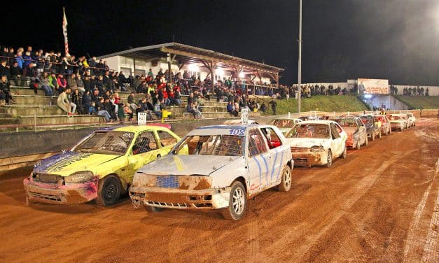 VOLLGAS UNTER FLUTLICHT: STOCKCAR RACING CUP